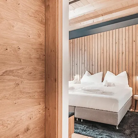 Chez Nous - By Alpenluxus Collection * フューゲン