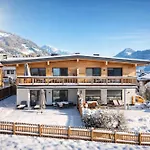 Chez Nous - Balcony & Mountain View